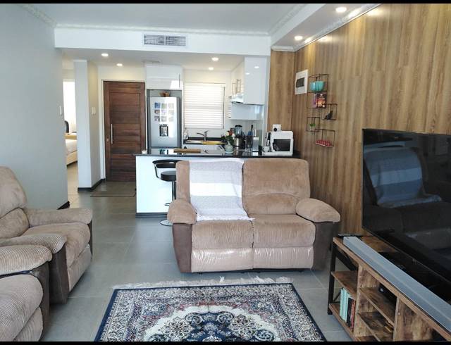 2 BEDROOM APARTMENT TO LET IN POINT WATERFRONT